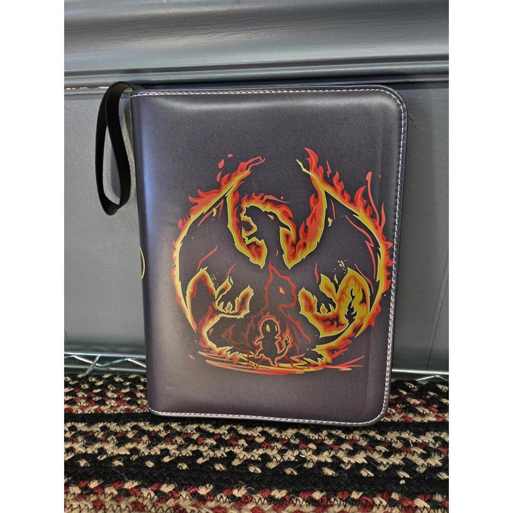 Card Binder for Pok'mon Cards Holds 400 Cards Featuring Charizard & Bulbasaur